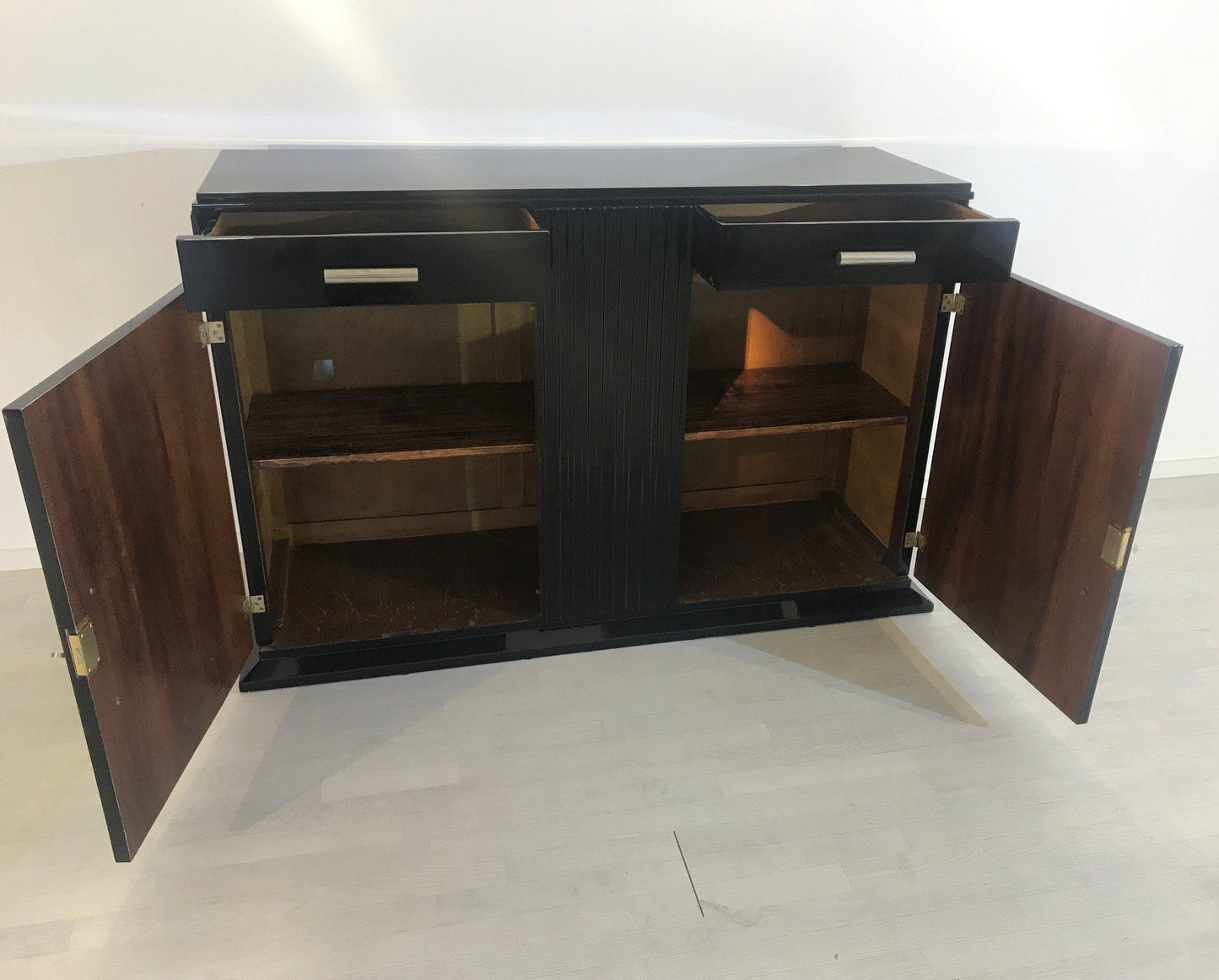 Art Deco Kommode in Hochglanz Schwarz - Klavierlack