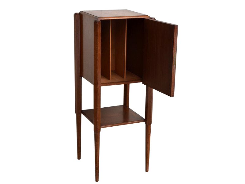 Art Deco Beistellschrank aus Nussbaumholz