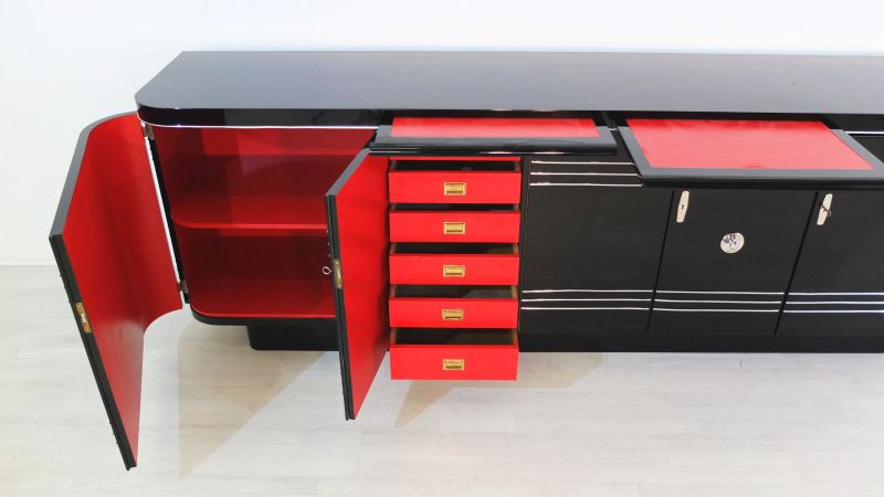 Großes Chromliner-Buffet im Art-Deco-Stil