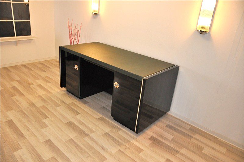 Massiver Art-Deco-Schreibtisch mit Lederplatte