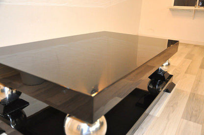 Art Deco Couchtisch mit wundervollen Chromfüssen