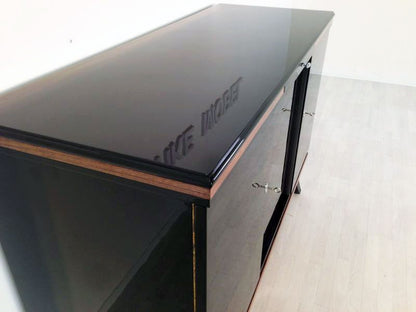 Französisches Art Deco Sideboard mit Nussbaumleisten