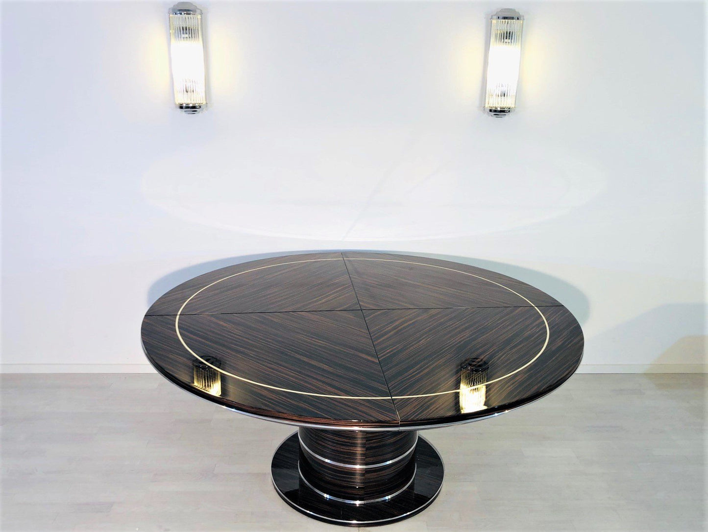 Runder Makassar Art Deco Esstisch