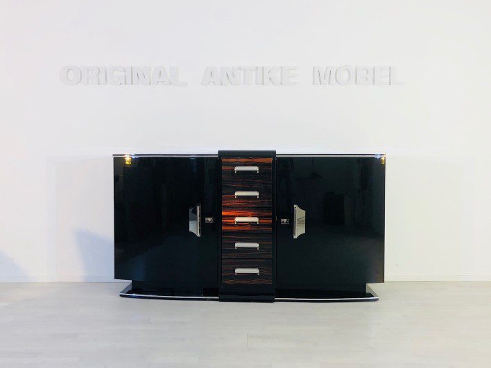 Art Deco Sideboard mit einer wundervollen Form