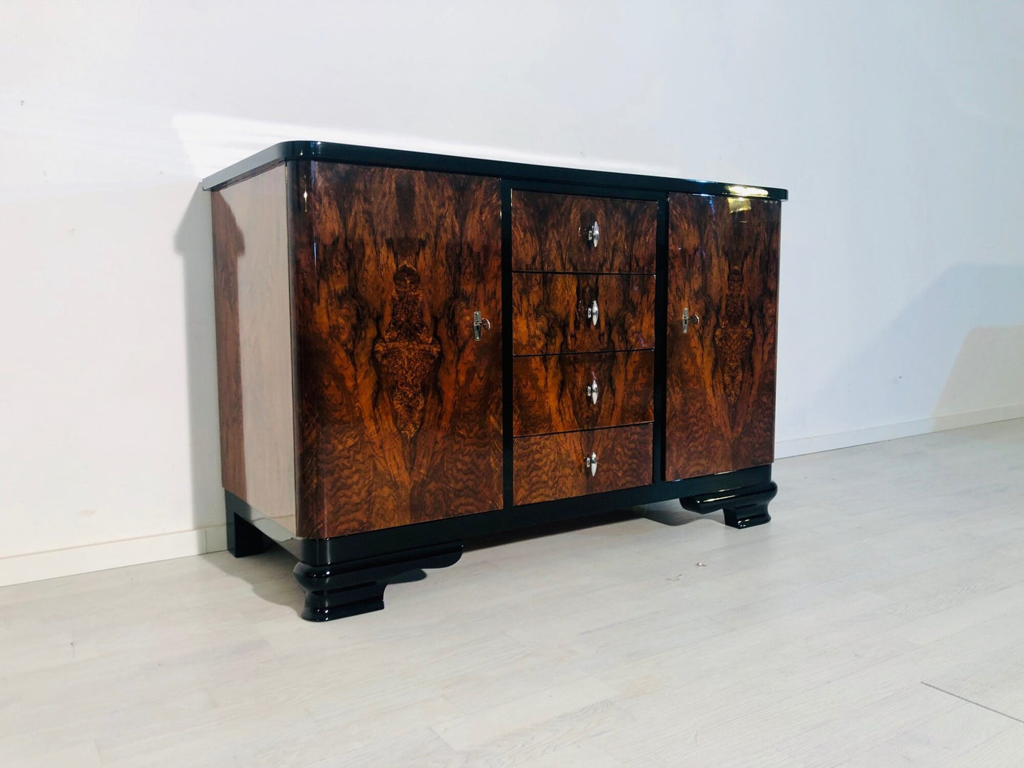 1930er Art Deco Walnuss Wurzelholz Kommode