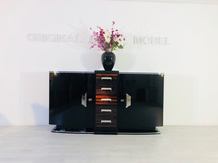 Art Deco Sideboard mit einer wundervollen Form
