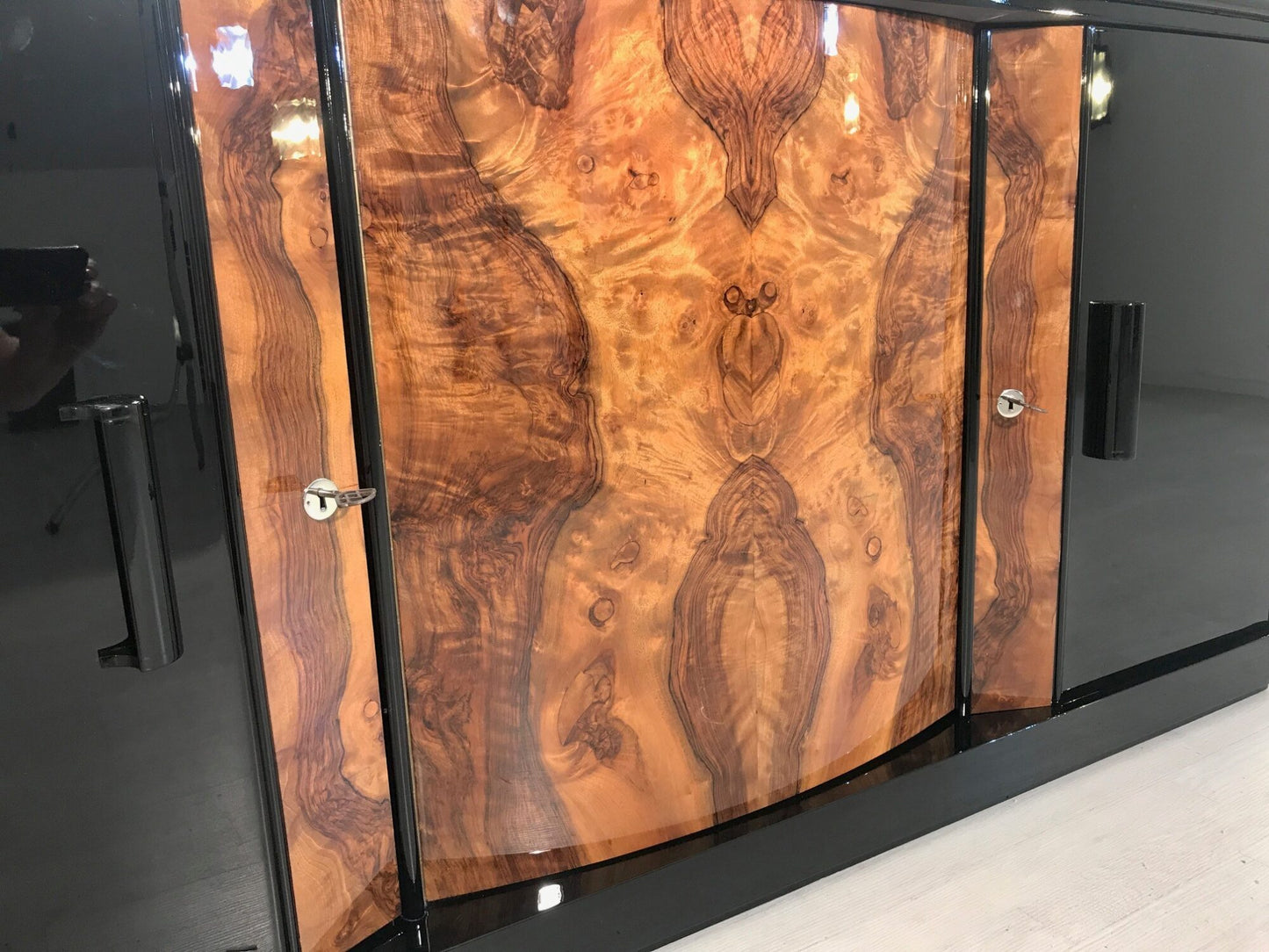 Walnuss Wurzelholz Sideboard aus Frankreich 1930er Jahre