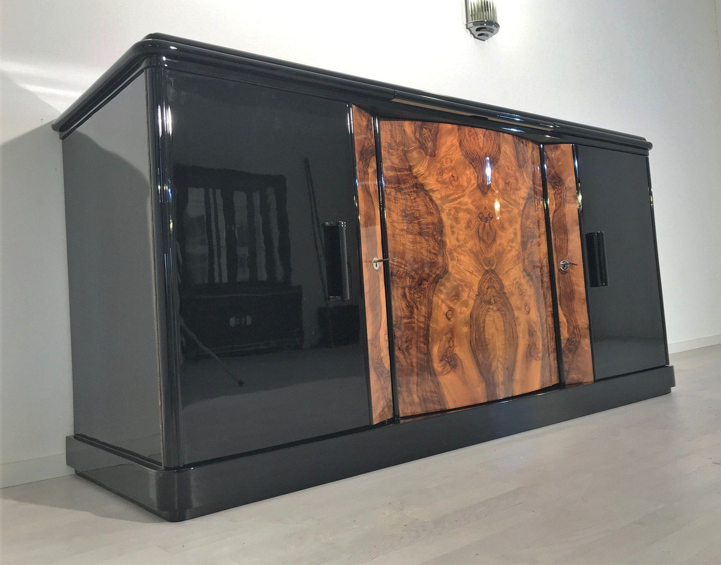 Walnuss Wurzelholz Sideboard aus Frankreich 1930er Jahre