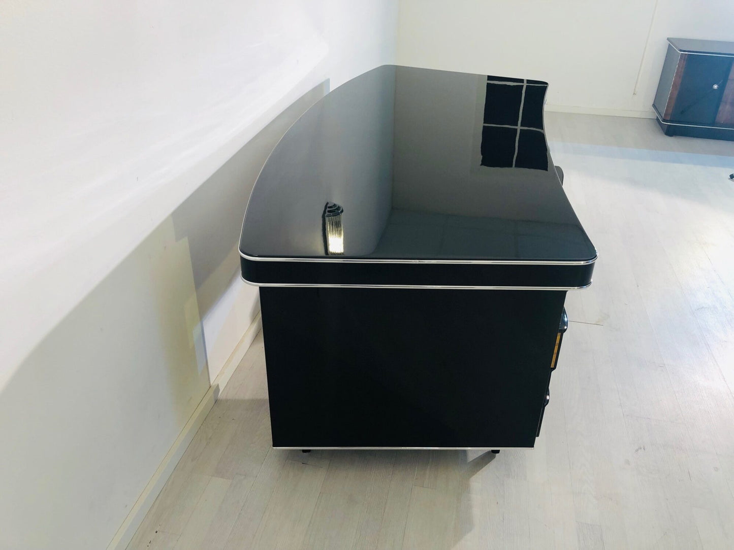 1950er Bauhaus Design Schreibtisch in Hochglanz-Schwarz