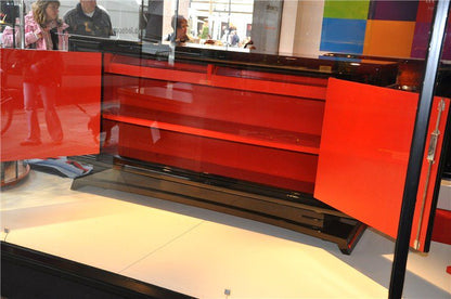Einmaliges Art Deco Sideboard mit roten Verzierungen
