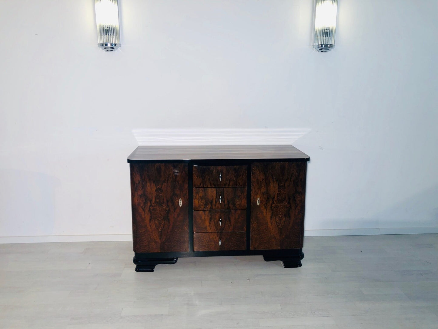 1930er Art Deco Walnuss Wurzelholz Kommode