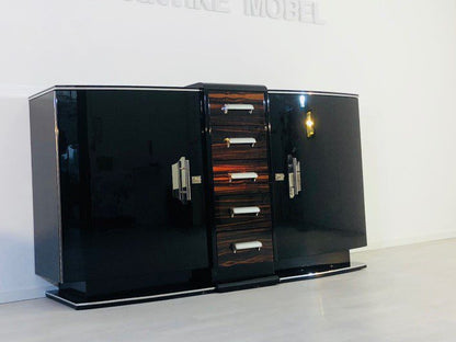 Art Deco Sideboard mit einer wundervollen Form