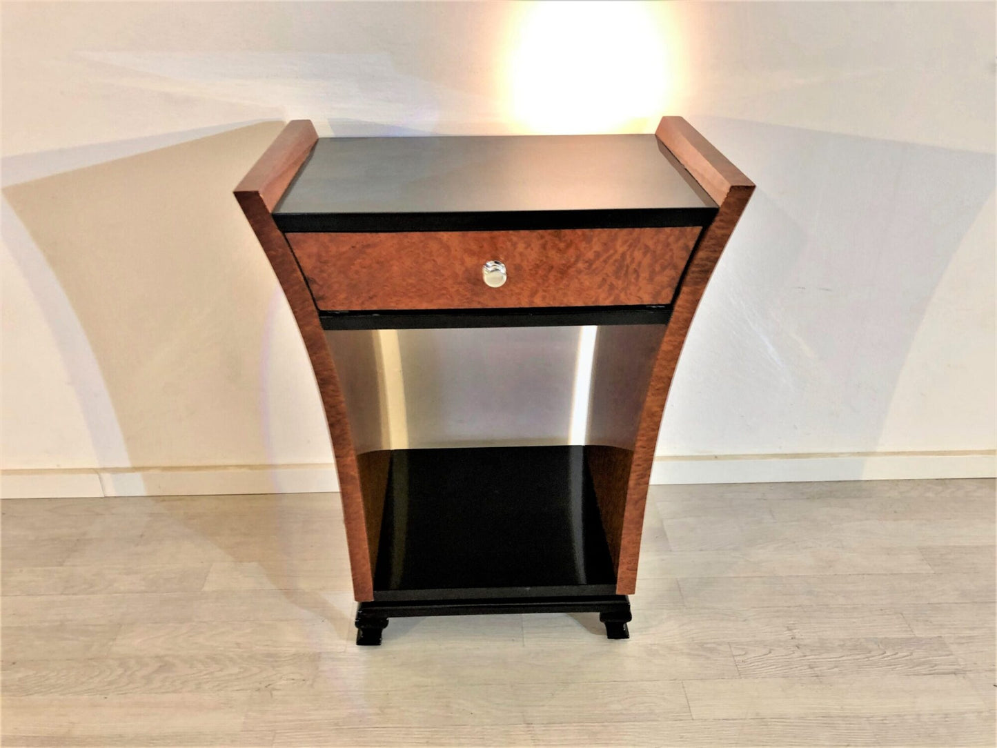 Art Deco Tulpenkonsole aus Amboina-Holz