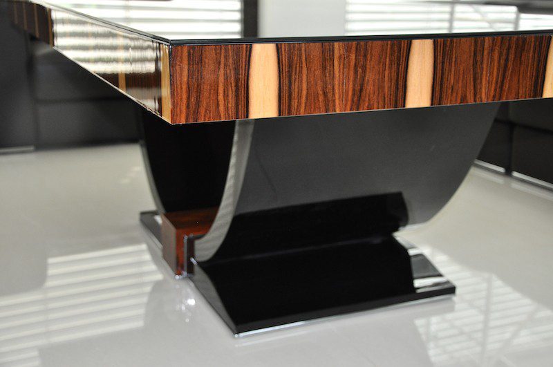 Art Deco Couchtisch mit wundervollem Furnier