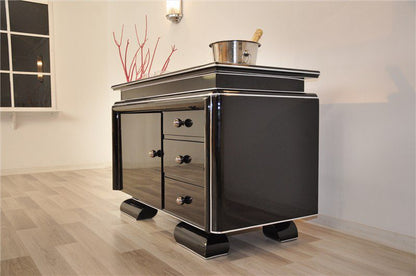 Einzigartiges Sideboard mit Whiskeybaraufsatz