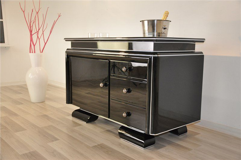 Einzigartiges Sideboard mit Whiskeybaraufsatz