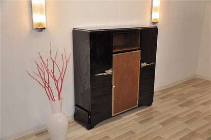 Seltenes Art Deco Sideboard mit einer Menge Stauraum