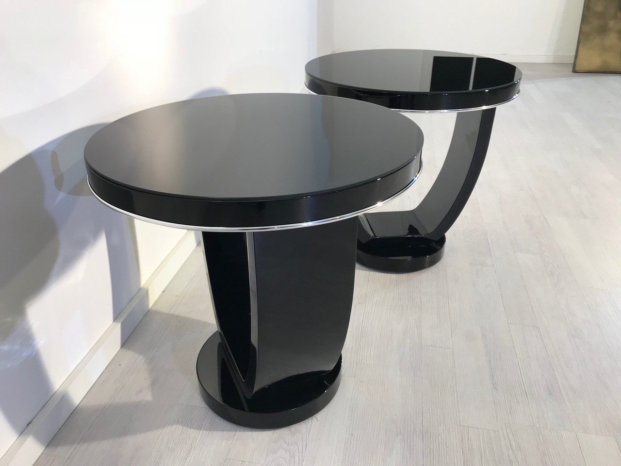 Schwarze Art Deco Beistelltische