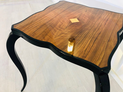 Kleiner Art Deco Beistelltisch mit geschwungenen Beinen