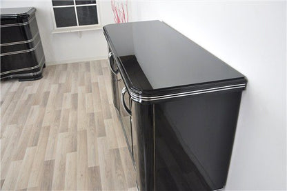 Klassisches Art Deco Sideboard mit Chrombeschlägen