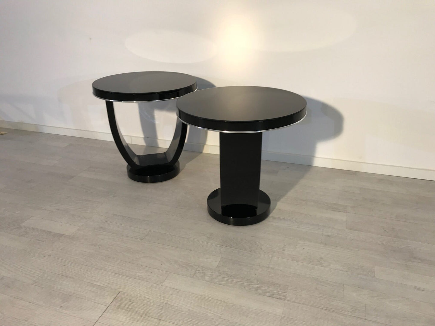 Schwarze Art Deco Beistelltische
