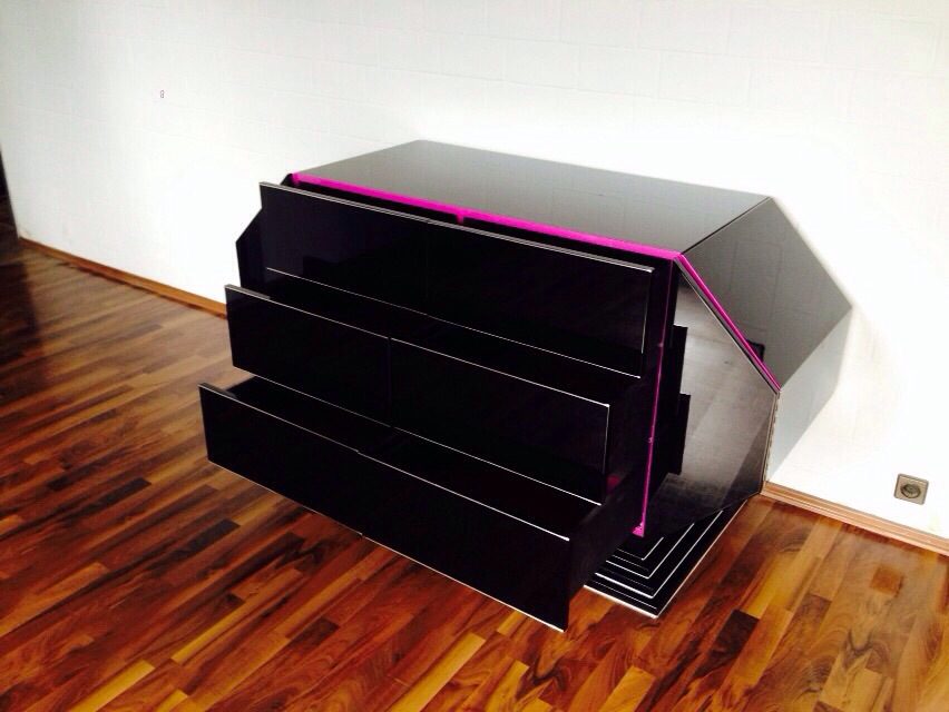 Ungewöhnliches Sideboard im Art-Deco-Stil
