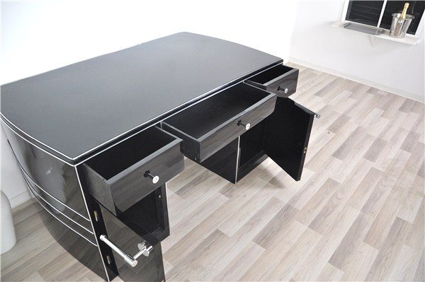 Art-Deco-Schreibtisch mit geschwungenem Korpus und Chromlinien