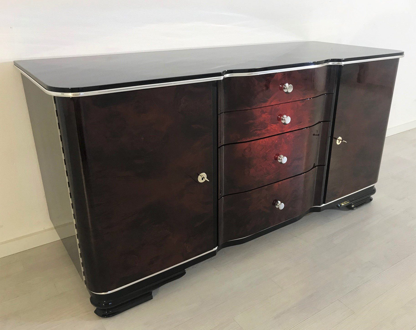 1920er Art Deco Kommode mit wundervoller Maserung
