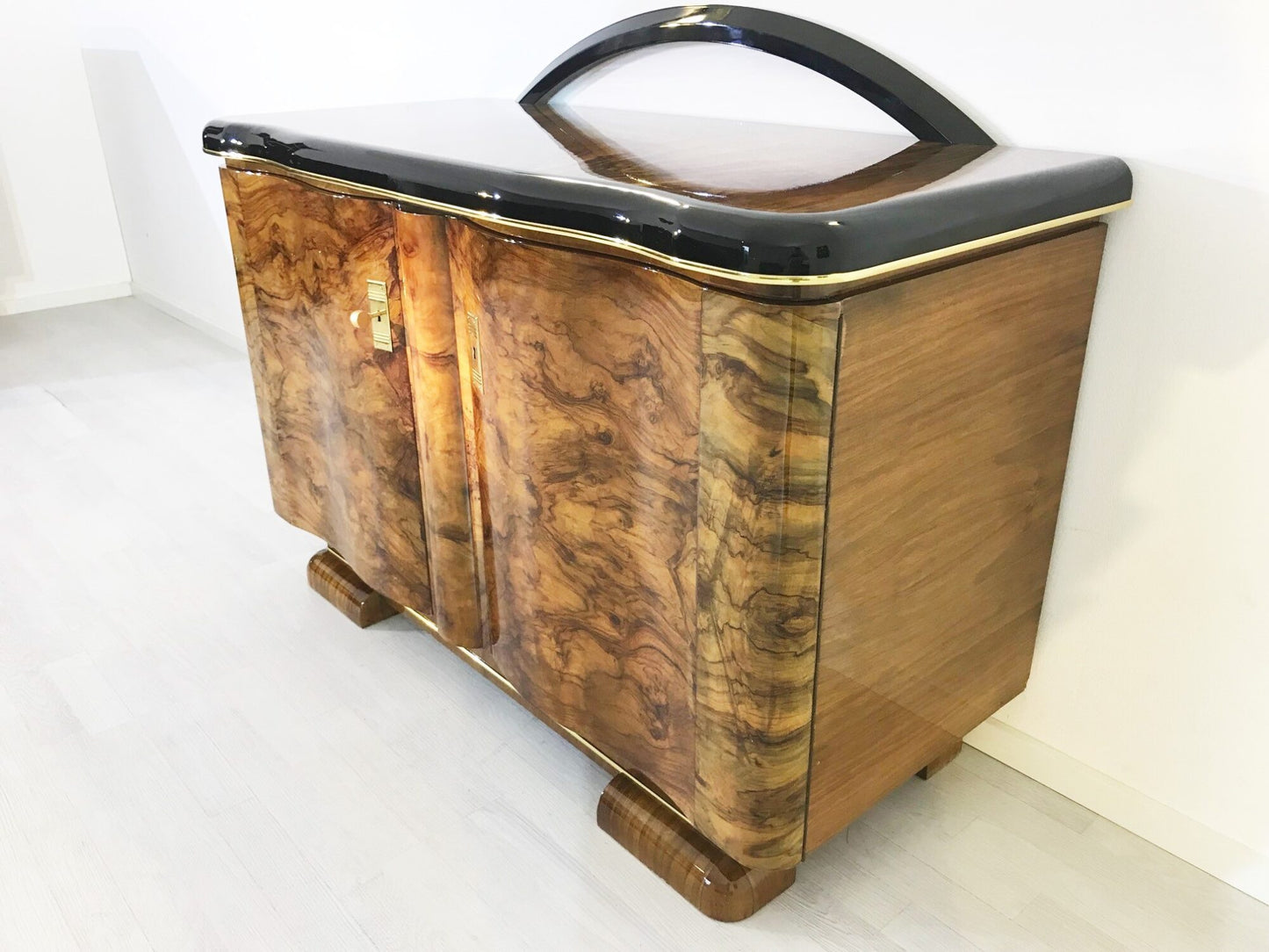 Art Deco Kommode Kaukasisches Nussbaumholz