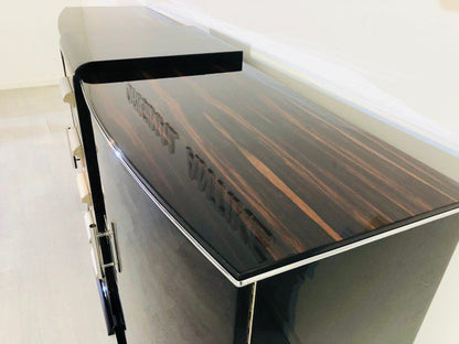 Art Deco Sideboard mit einer wundervollen Form