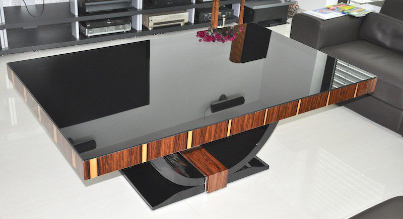 Art Deco Couchtisch mit wundervollem Furnier