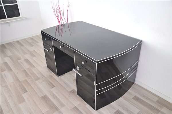 Art-Deco-Schreibtisch mit geschwungenem Korpus und Chromlinien