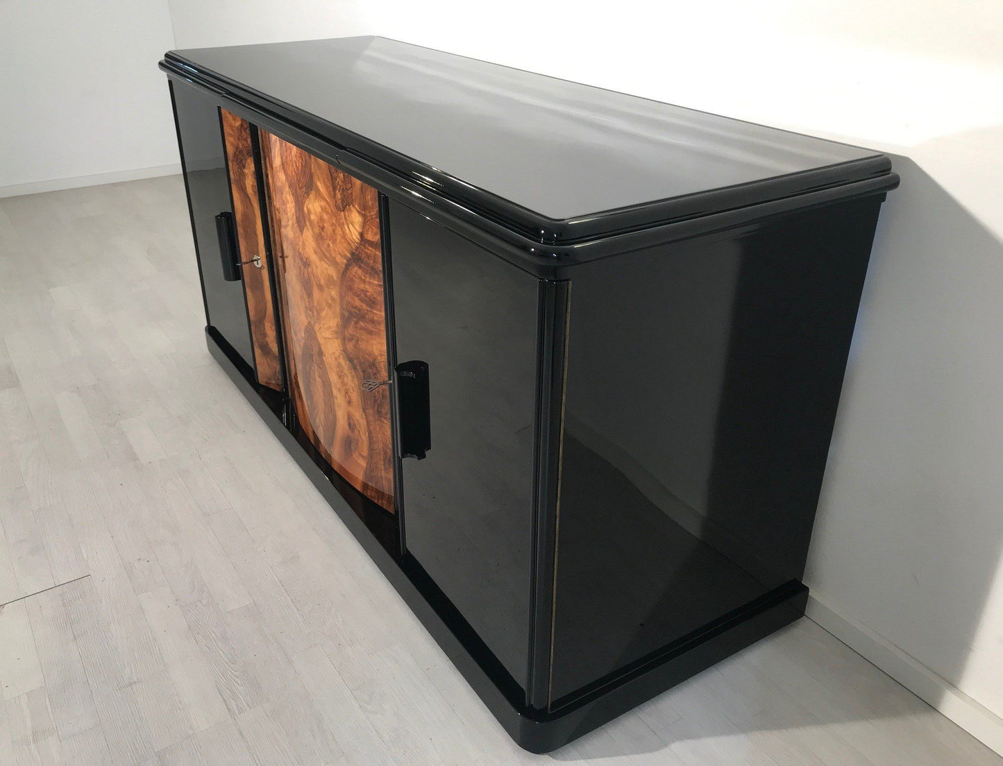 Walnuss Wurzelholz Sideboard aus Frankreich 1930er Jahre