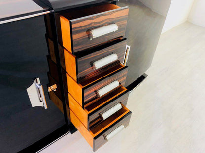 Art Deco Sideboard mit einer wundervollen Form
