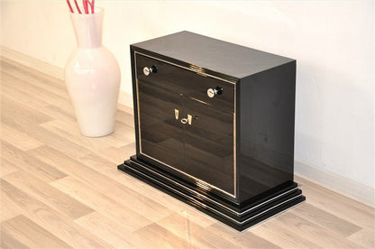 Zierlicher Art Deco Barschrank