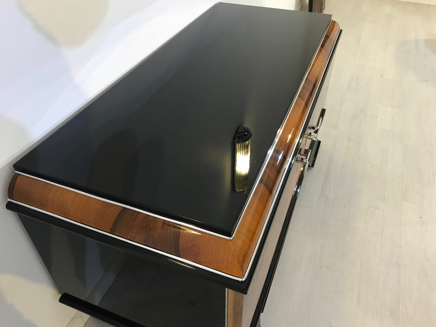 Kleines Art-Deco-Lowboard