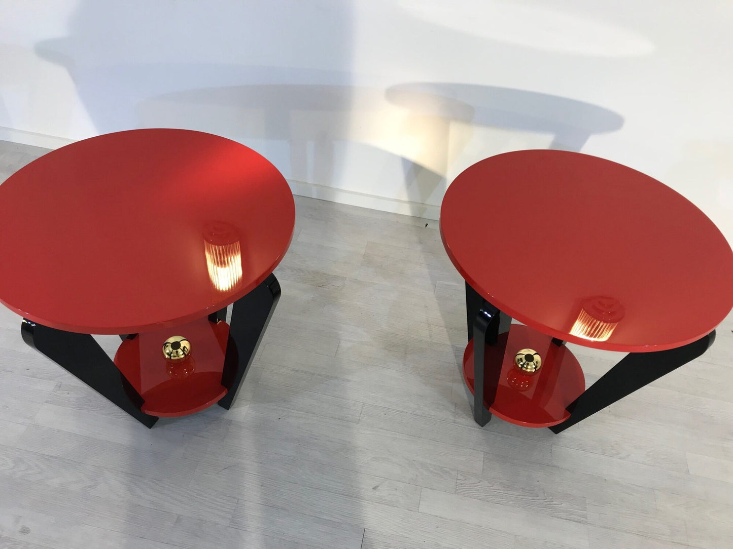 Pärchen Rot & Schwarzer Beistelltische im Art Deco Design