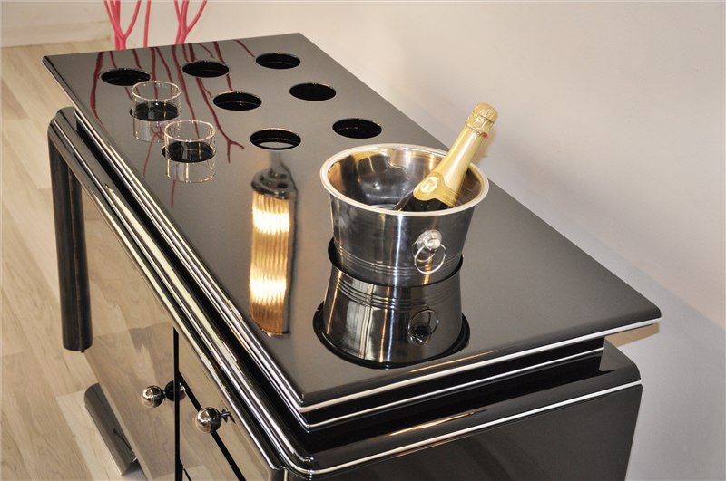Einzigartiges Sideboard mit Whiskeybaraufsatz
