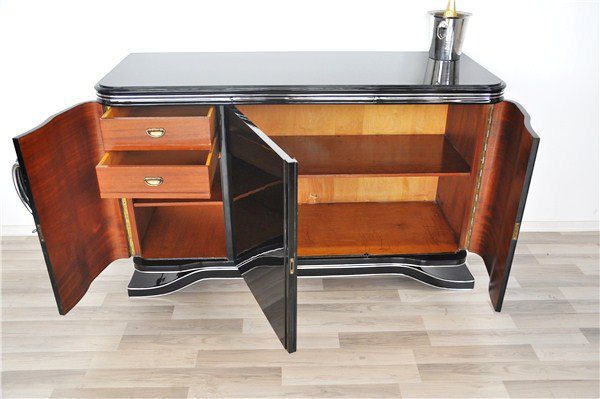 Klassisches Art Deco Sideboard mit Chrombeschlägen