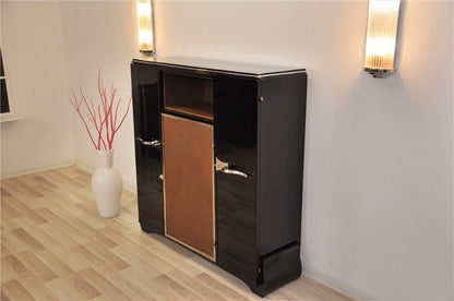Seltenes Art Deco Sideboard mit einer Menge Stauraum
