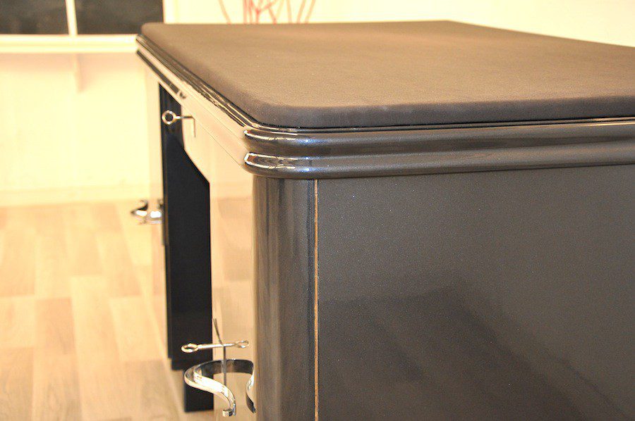 Art Deco Schreibtisch mit grau-schwarzer Metallic Lackierung