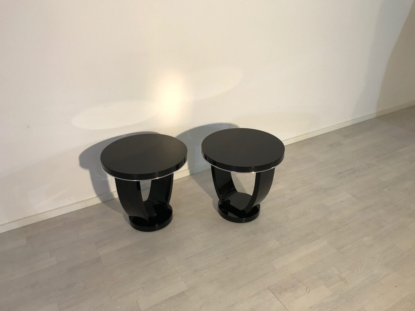 Schwarze Art Deco Beistelltische