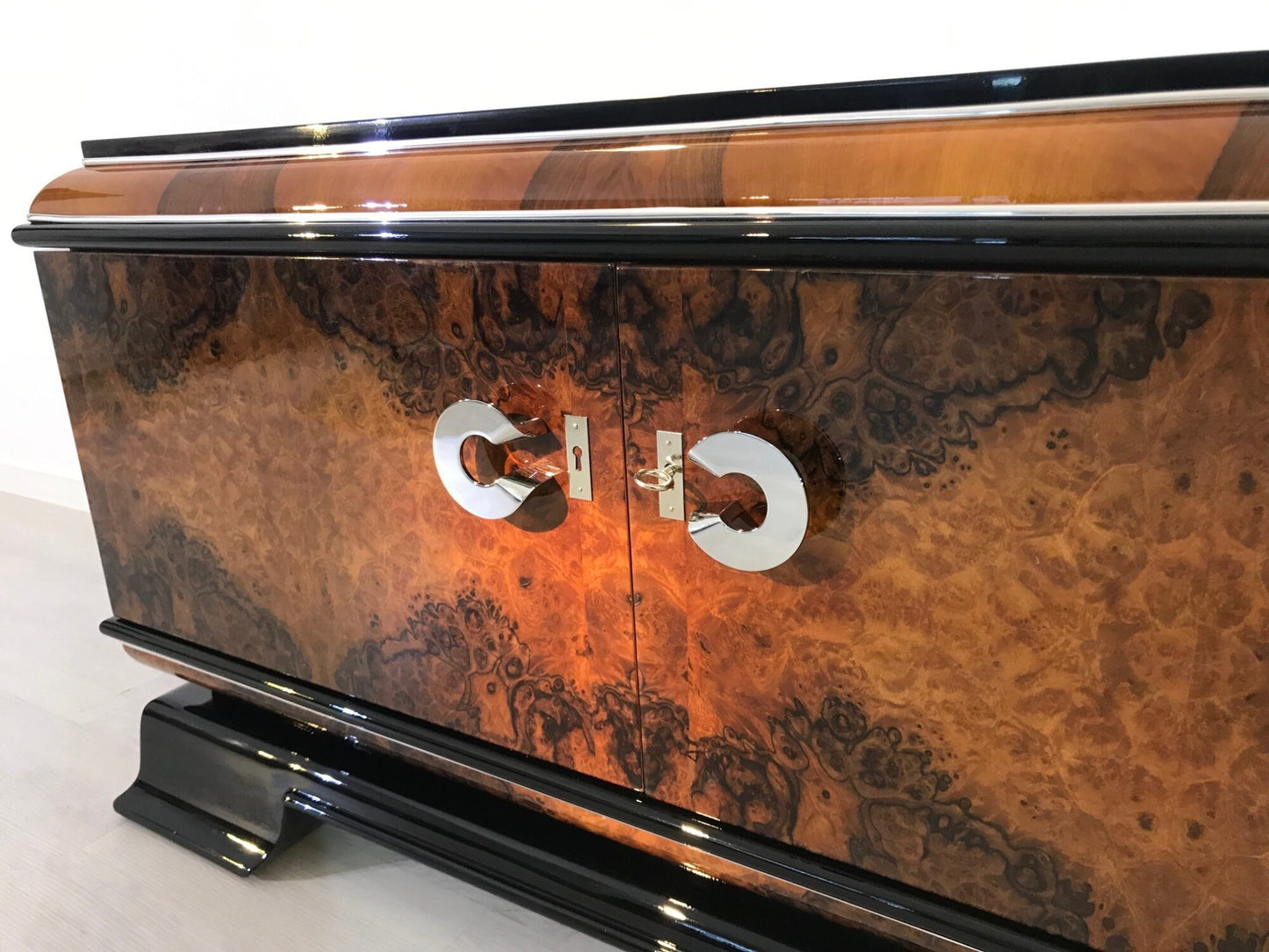 Kleines Art-Deco-Lowboard