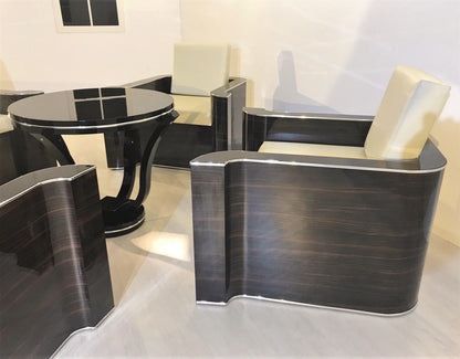 4 Art Deco Sessel mit Armlehnen aus Makassar und Beistelltisch