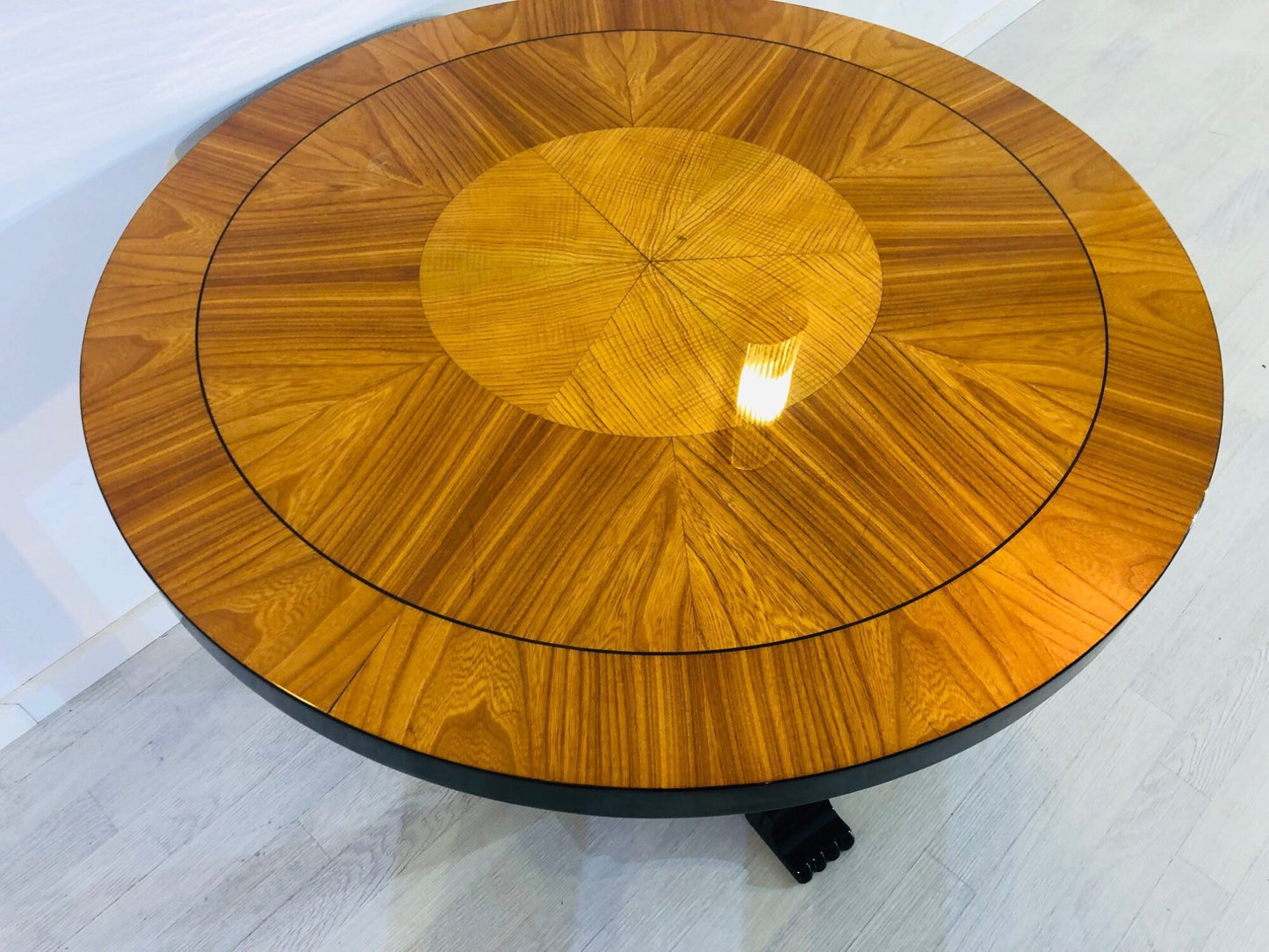 Art Deco Couchtisch aus Eschen- und Kirschholz Paris 1930er