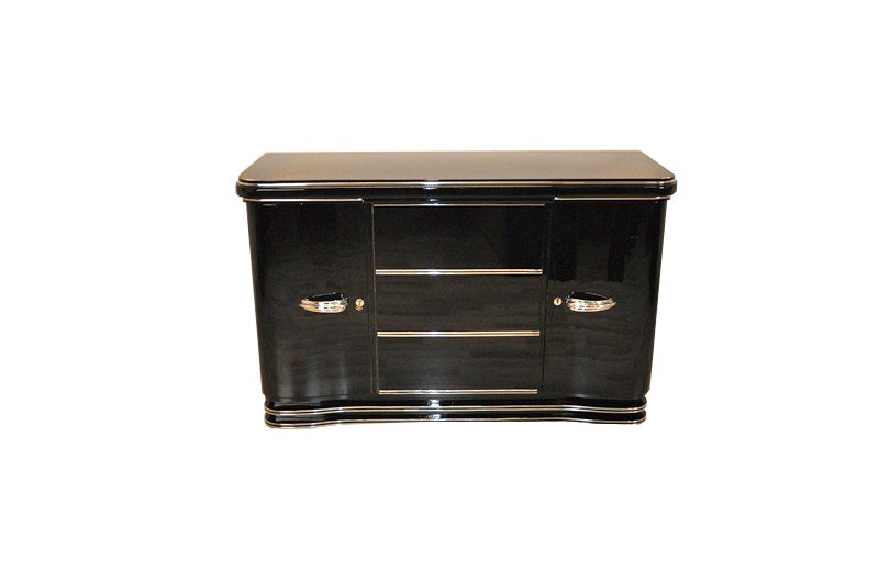 Buffet im Art-Deco-Stil mit Chromauskleidung