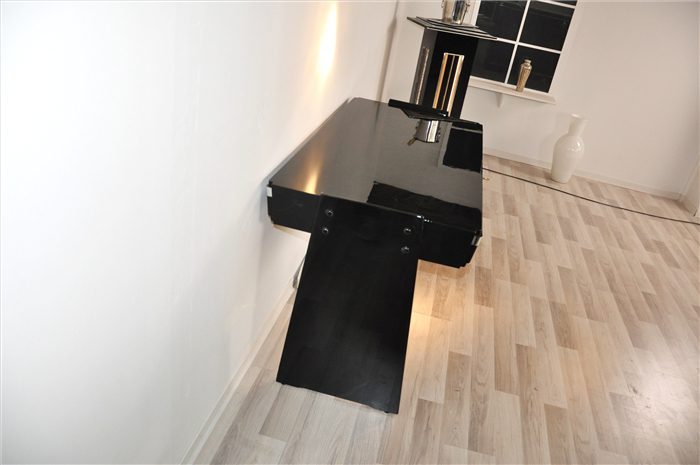 Bauhaus Schreibtisch in hochglänzendem Schwarz