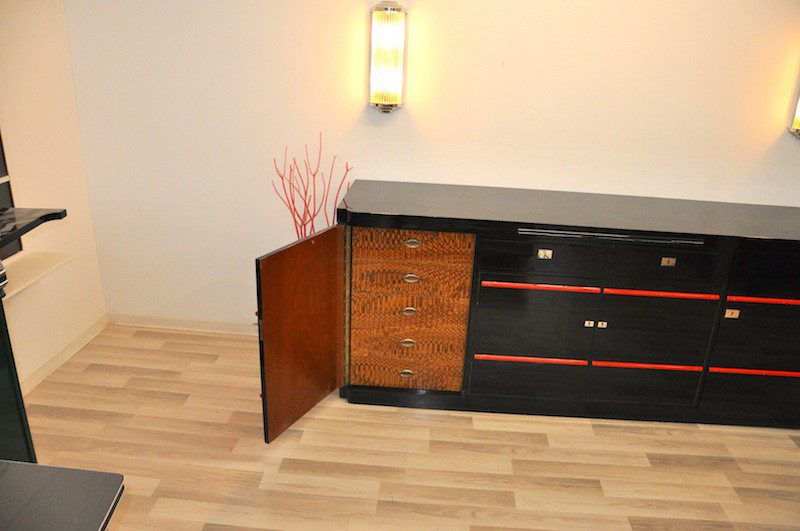 Englisches Art Deco Sideboard aus einem Londoner Hotel