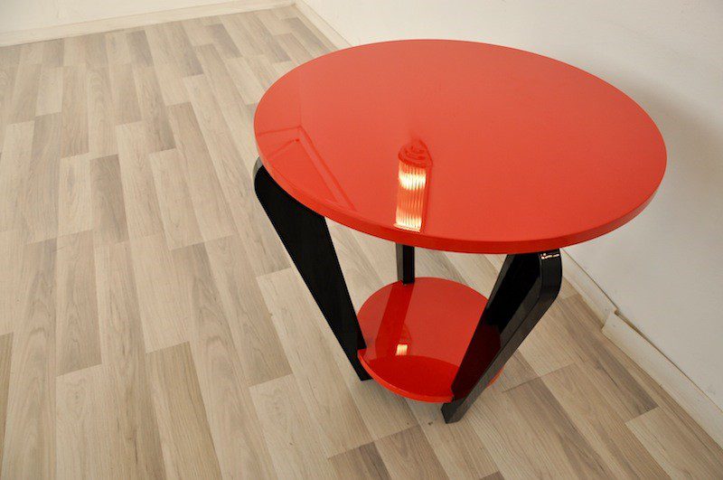Einmailger Art Deco-Beistelltisch in Feuerrot