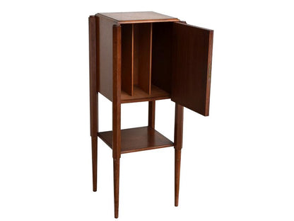 Art Deco Beistellschrank aus Nussbaumholz